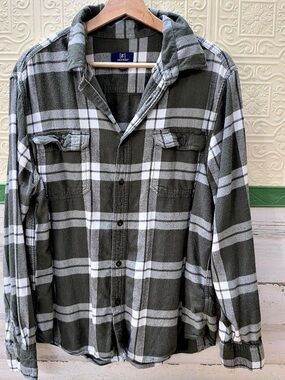 George Plaid Button-Up Shirt in Green & White Size Large
